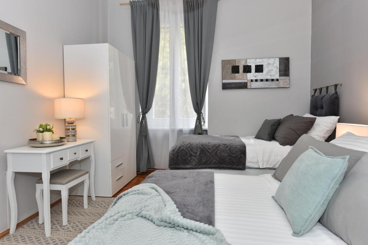 Zadar Center Beach Apartment - Directly On The Sea Extérieur photo