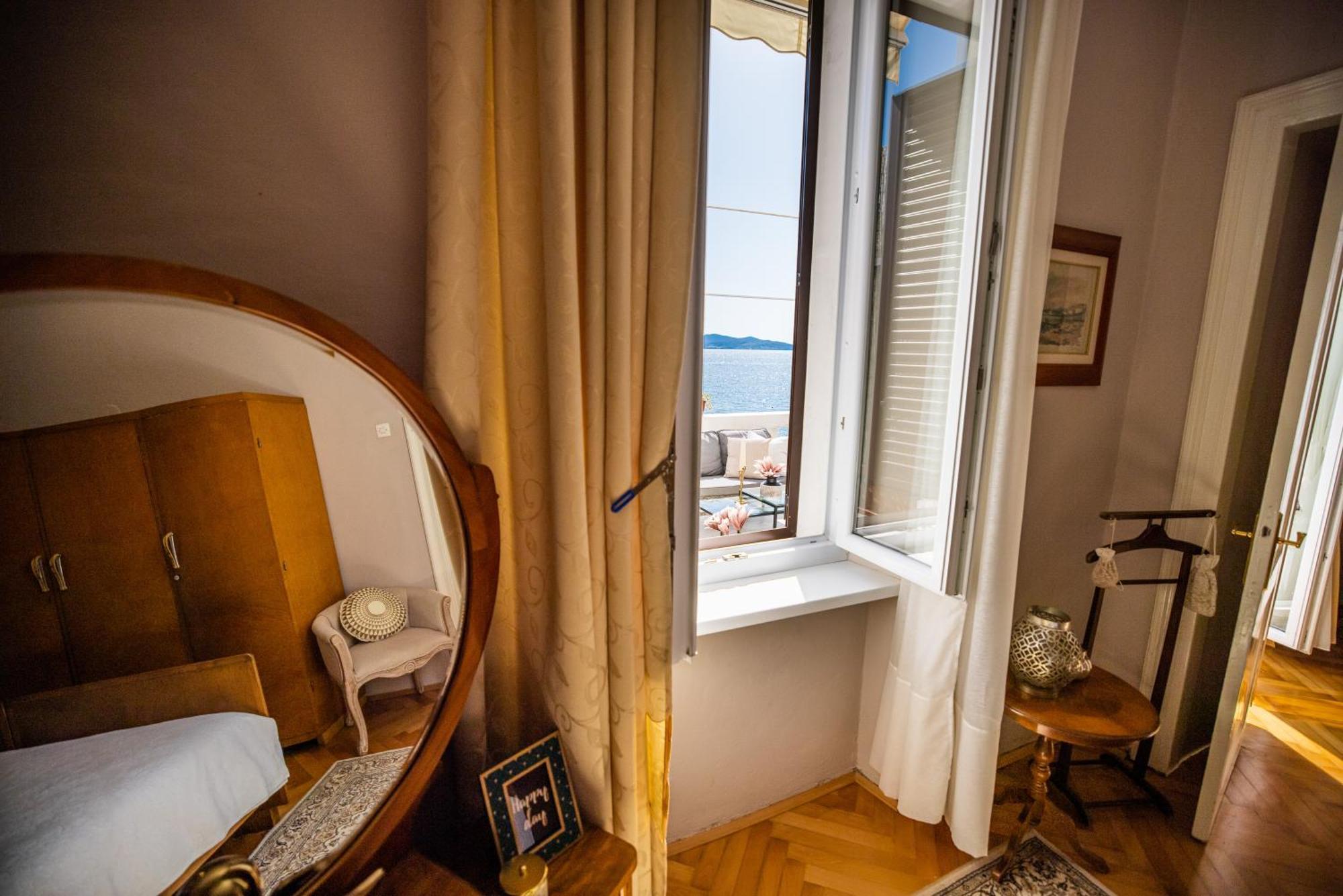 Zadar Center Beach Apartment - Directly On The Sea Extérieur photo